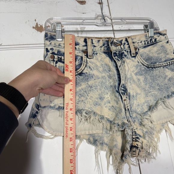 Levi's 560 Loose Fit Cutoff Denim Shorts VINTAGE Size 10 Tie-Dye Blue White - Picture 5 of 9